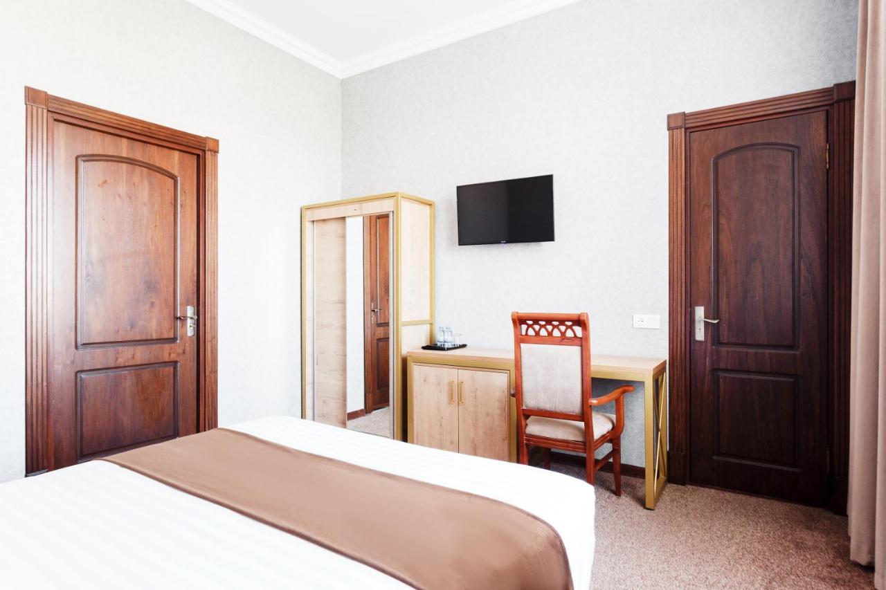 Western Suites Hotel Ташкент Экстерьер фото