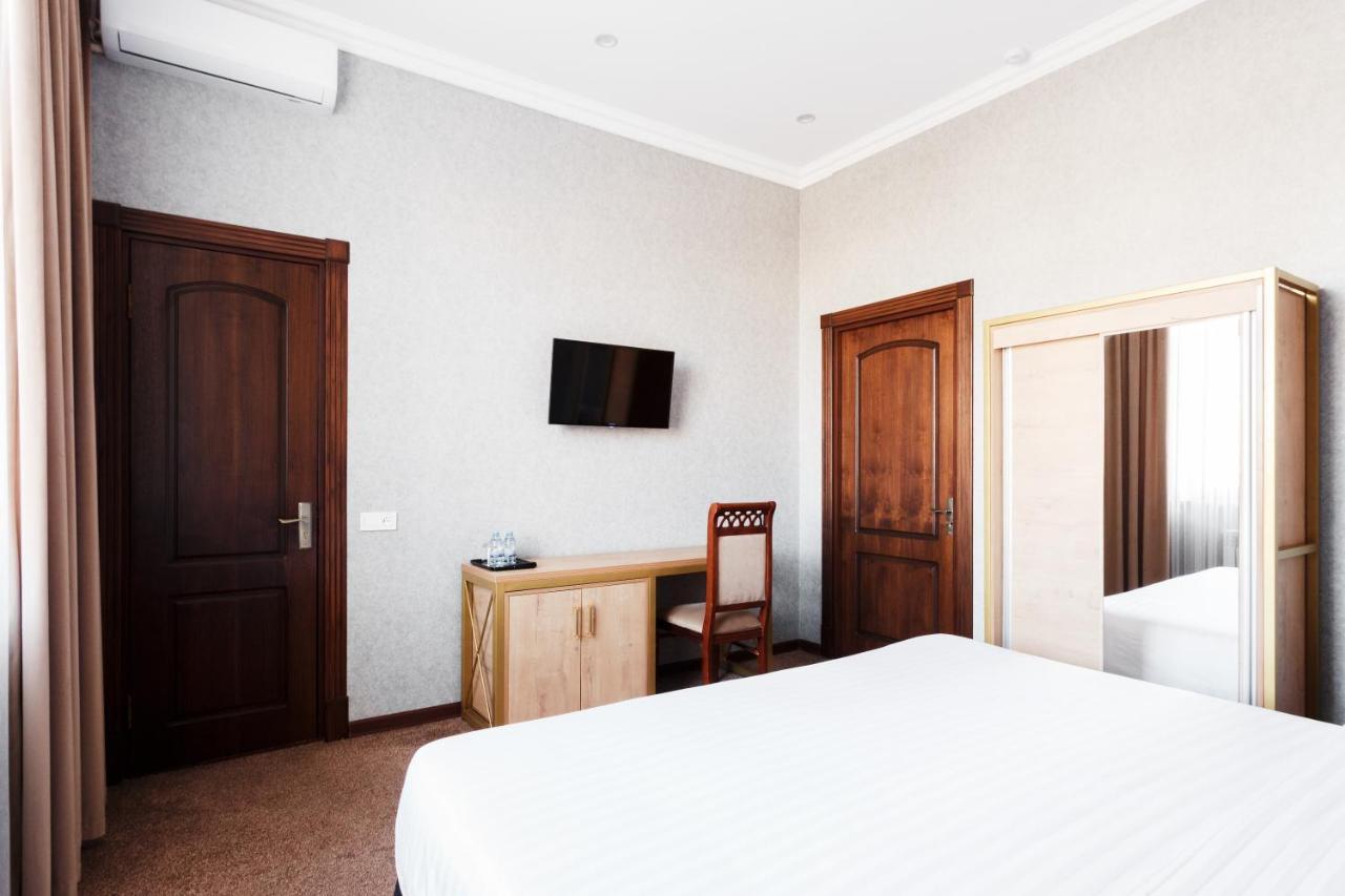 Western Suites Hotel Ташкент Экстерьер фото