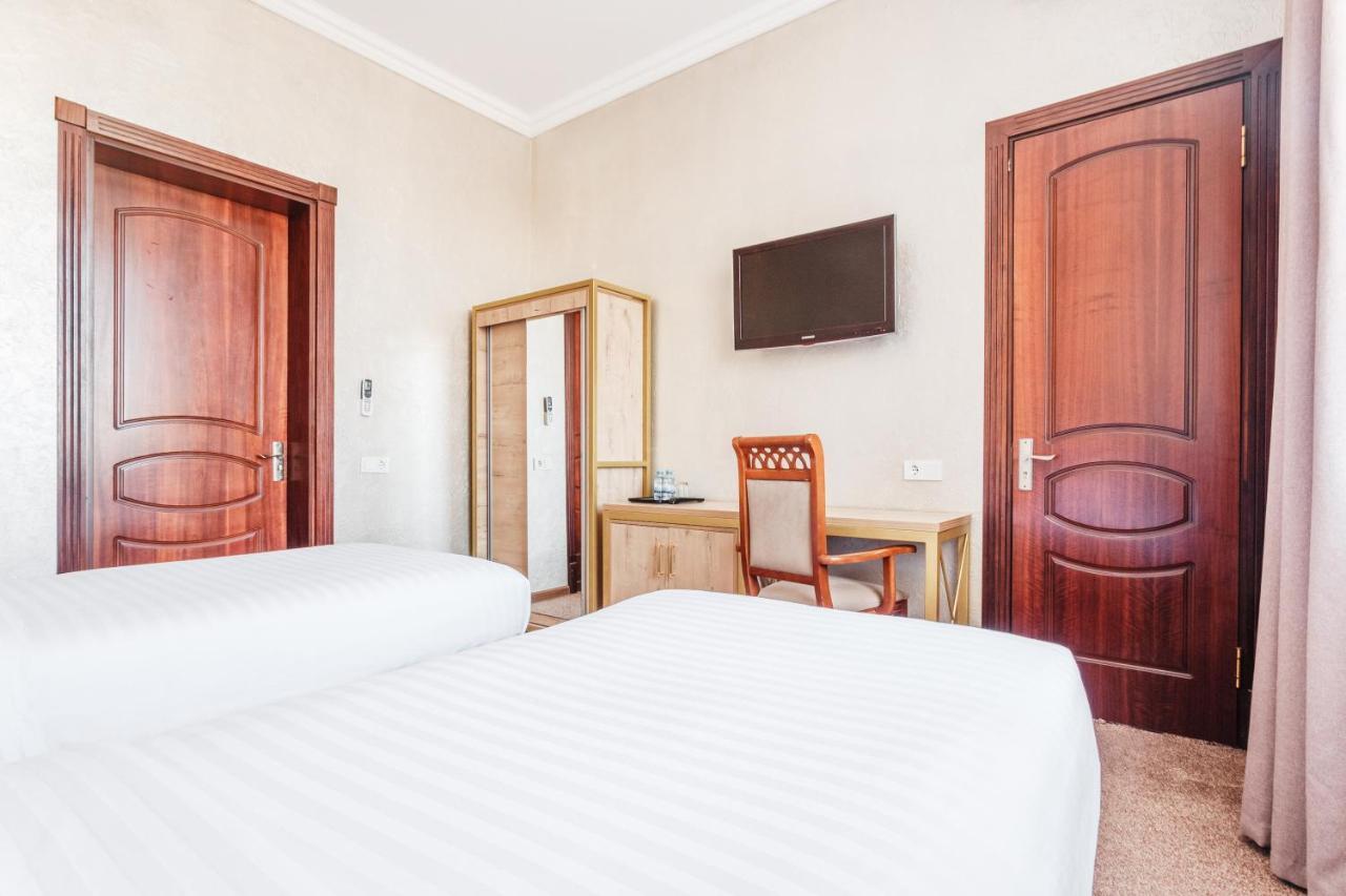 Western Suites Hotel Ташкент Экстерьер фото