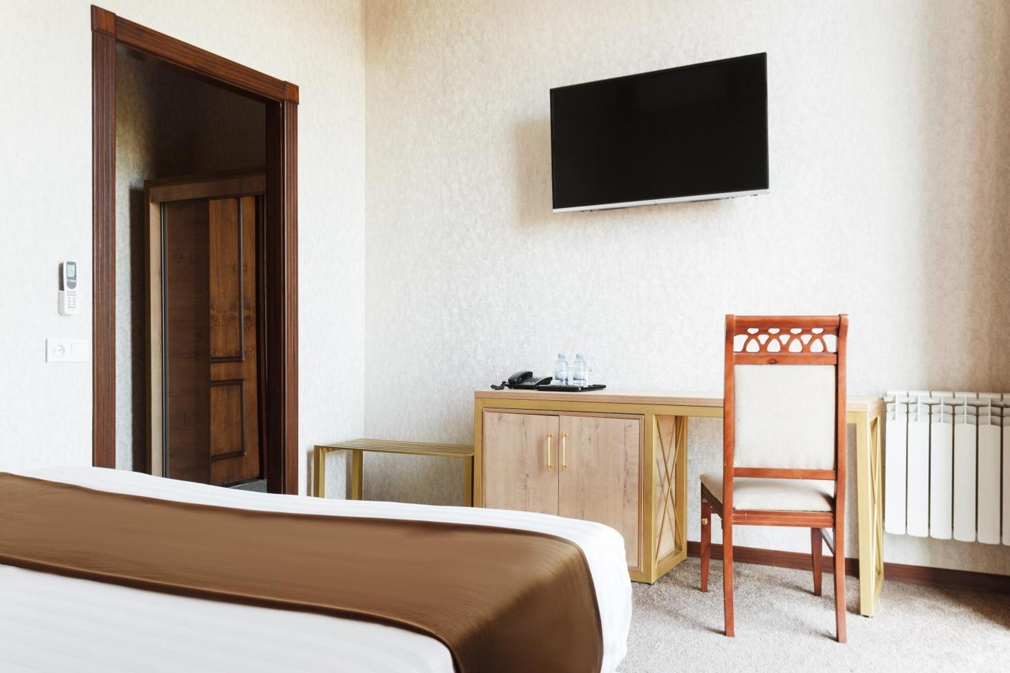 Western Suites Hotel Ташкент Экстерьер фото